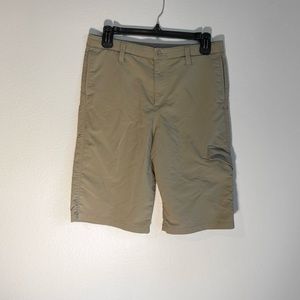 Under Armour Golf Shorts Size 18 (Youth XL)